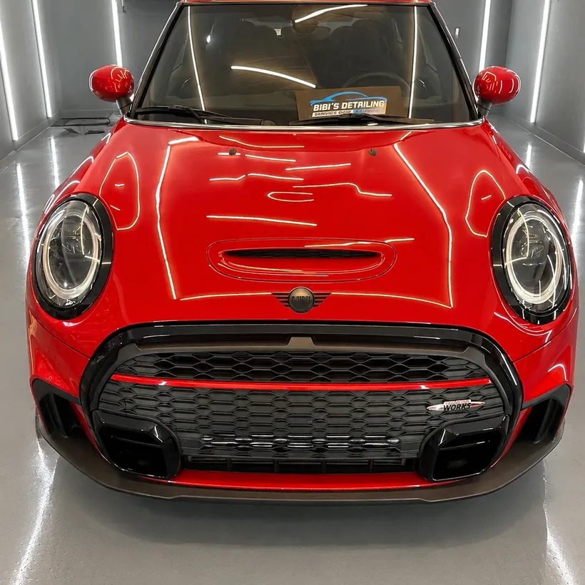 Mini rojo de frente despues del tratamiento ceramico