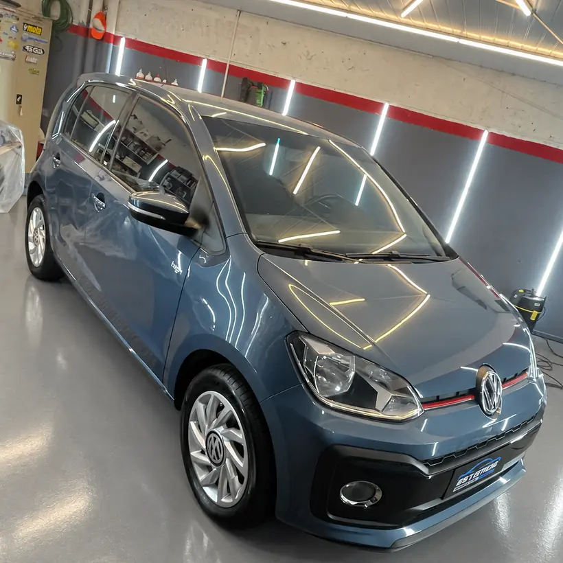 Volkswagen up! azul de frente