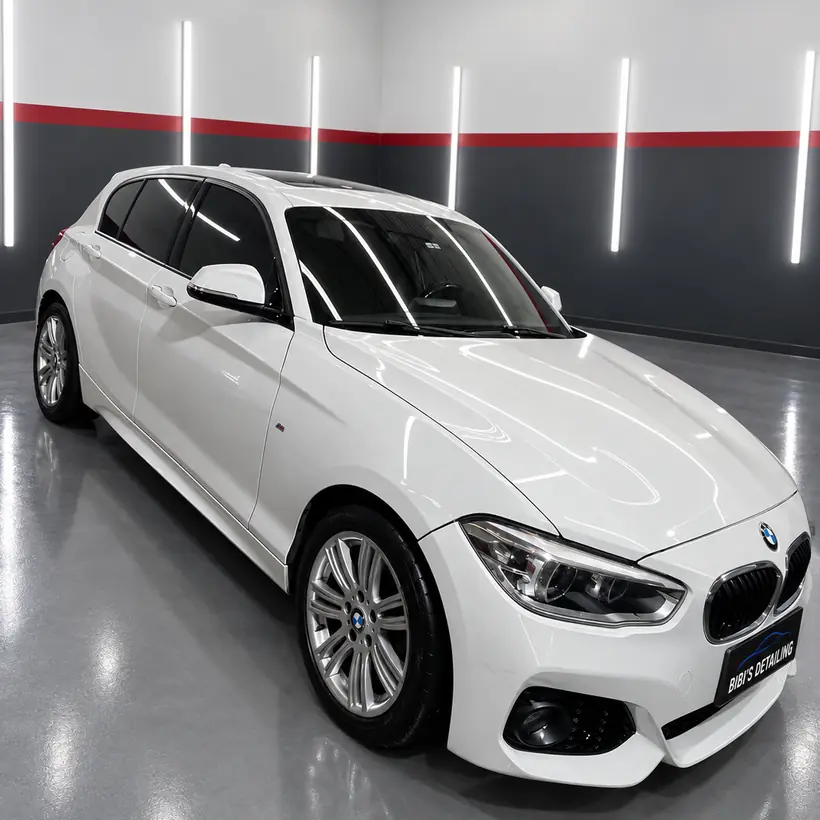 BMW Serie 1 blanco de frente